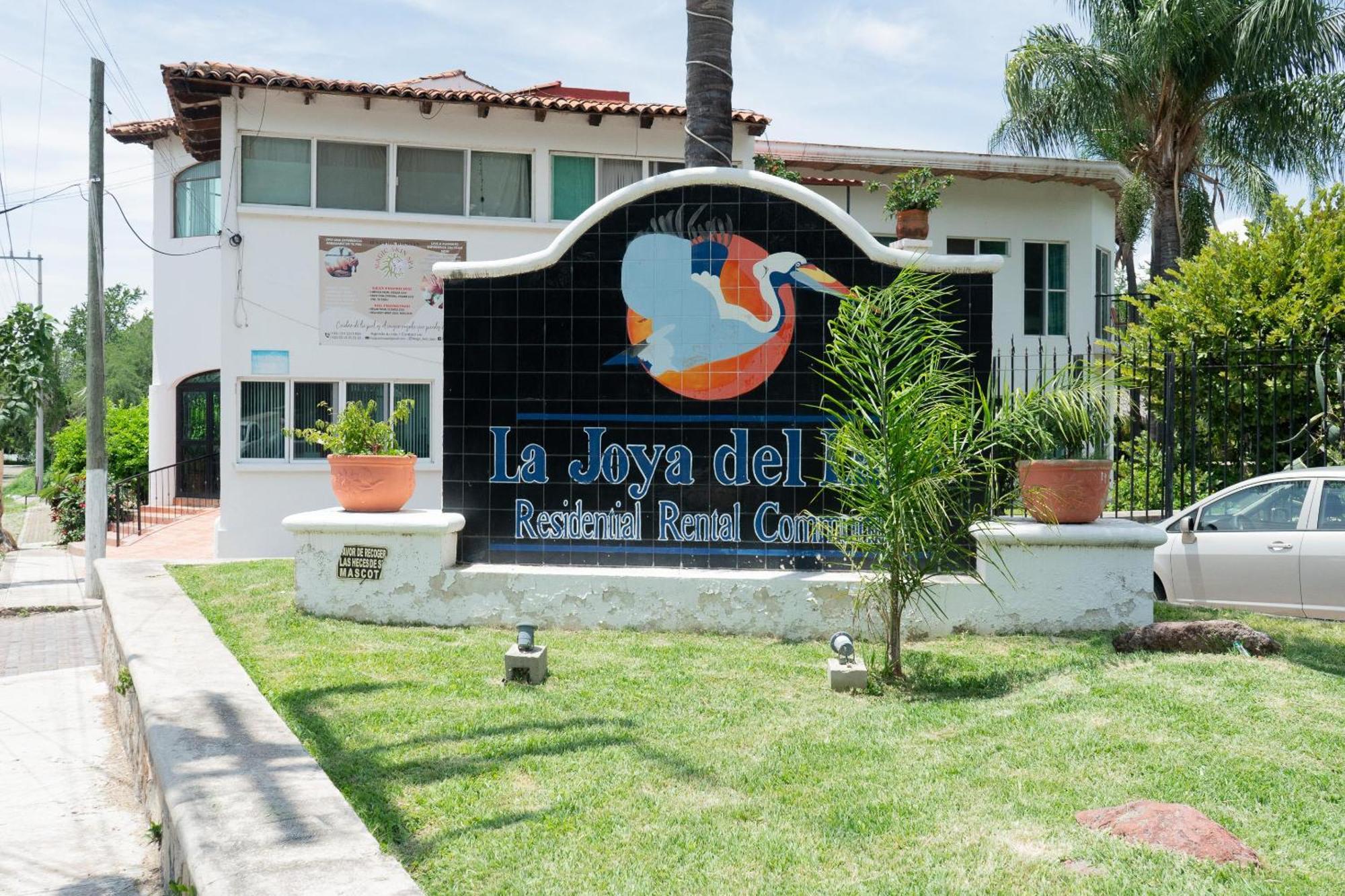 Capital O La Joya Del Lago Ajijic Exteriör bild